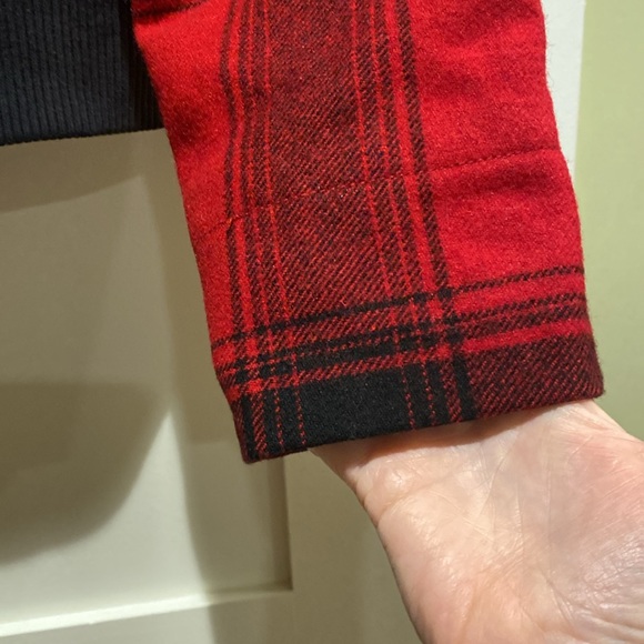 Old Navy plaid jacket. Size Lg - Picture 4 of 10